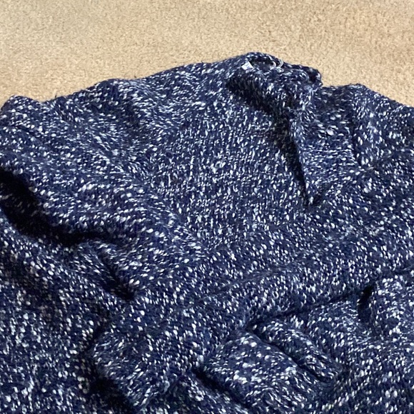 Long-Sleeved Cardigan - Picture 2 of 4